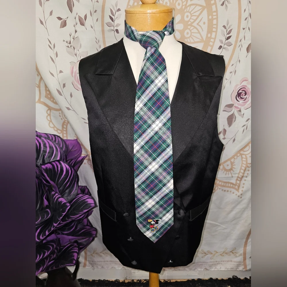 Like New Vintage Men's Mickey Mouse Plaid Tie 100% Cotton